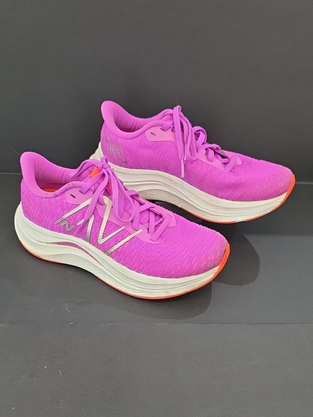 New Balance Fuelcell Propel Women's Pink Shoes with Orange Accents Size 6